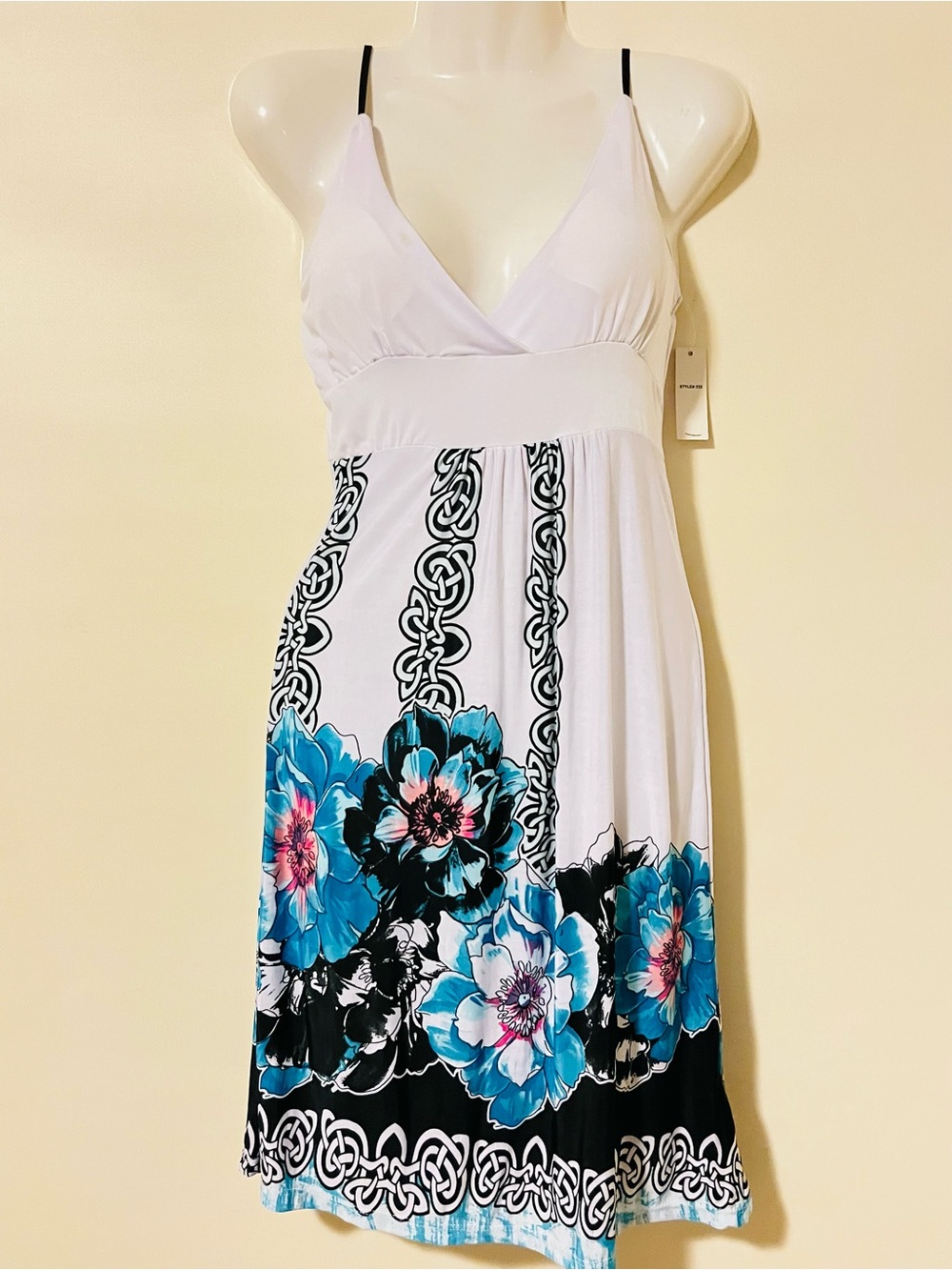 Paradise Contour White Floral Maxi Dress Size S NWT Spaghetti Strap